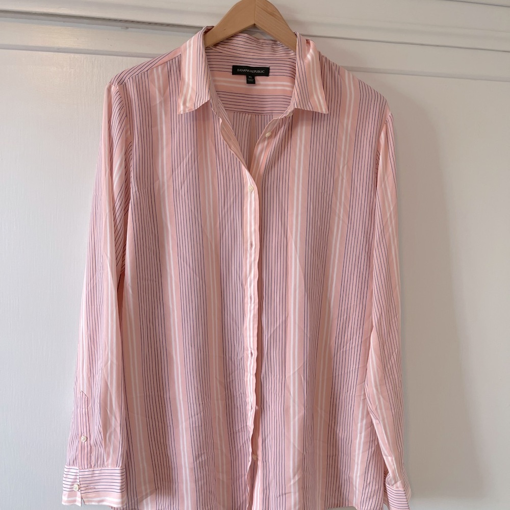 Banana Republic blouse. Very good condition